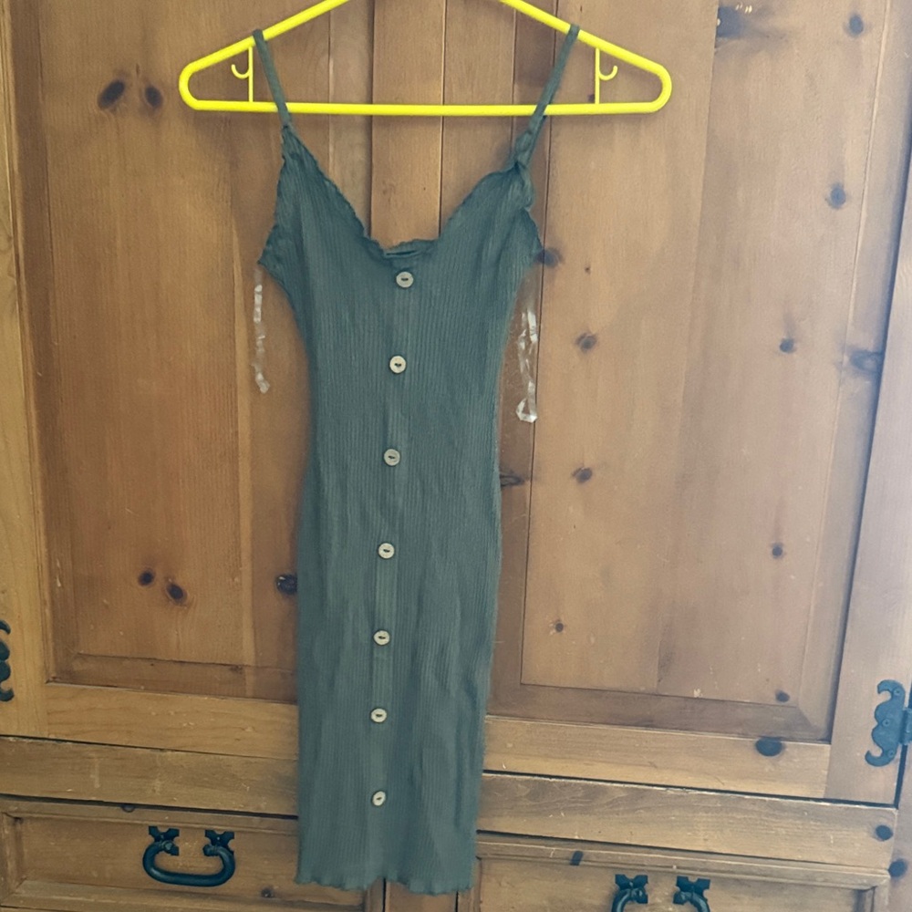 Derek Heart Green Button-Down Midi Dress